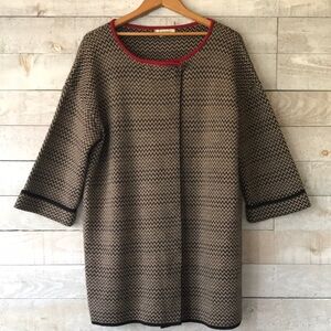 Chic Cocogio Herringbone Patterned Cardigan with Red Trim